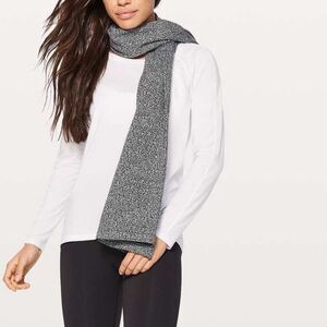 Lululemon Vinyasa Infinity Scarf Rulu Reconnect Jacquard Luon OS Grey Black